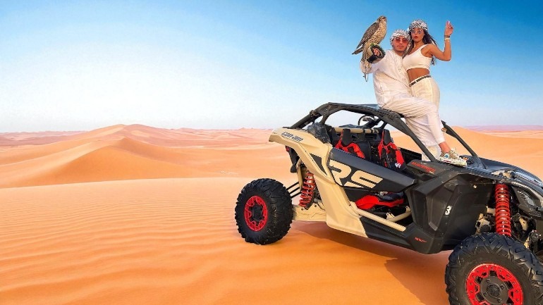 2025 sand buggy adventures in Dubai showcasing thrilling dune rides across golden desert landscapes