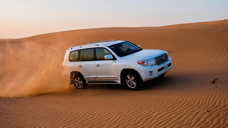 Why is the Desert Safari Dubai Tour a top-rated Attraction for Tourists?