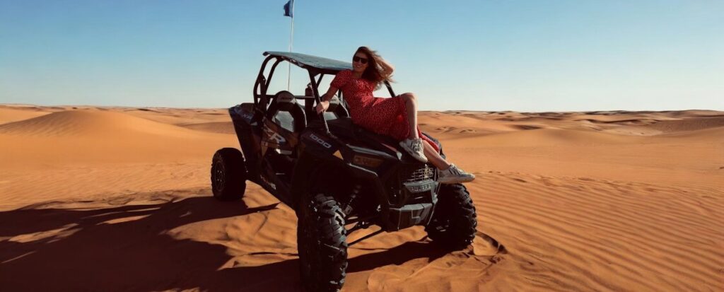 What can you expect from the Nightime Dune Buggy Tour in Dubai?